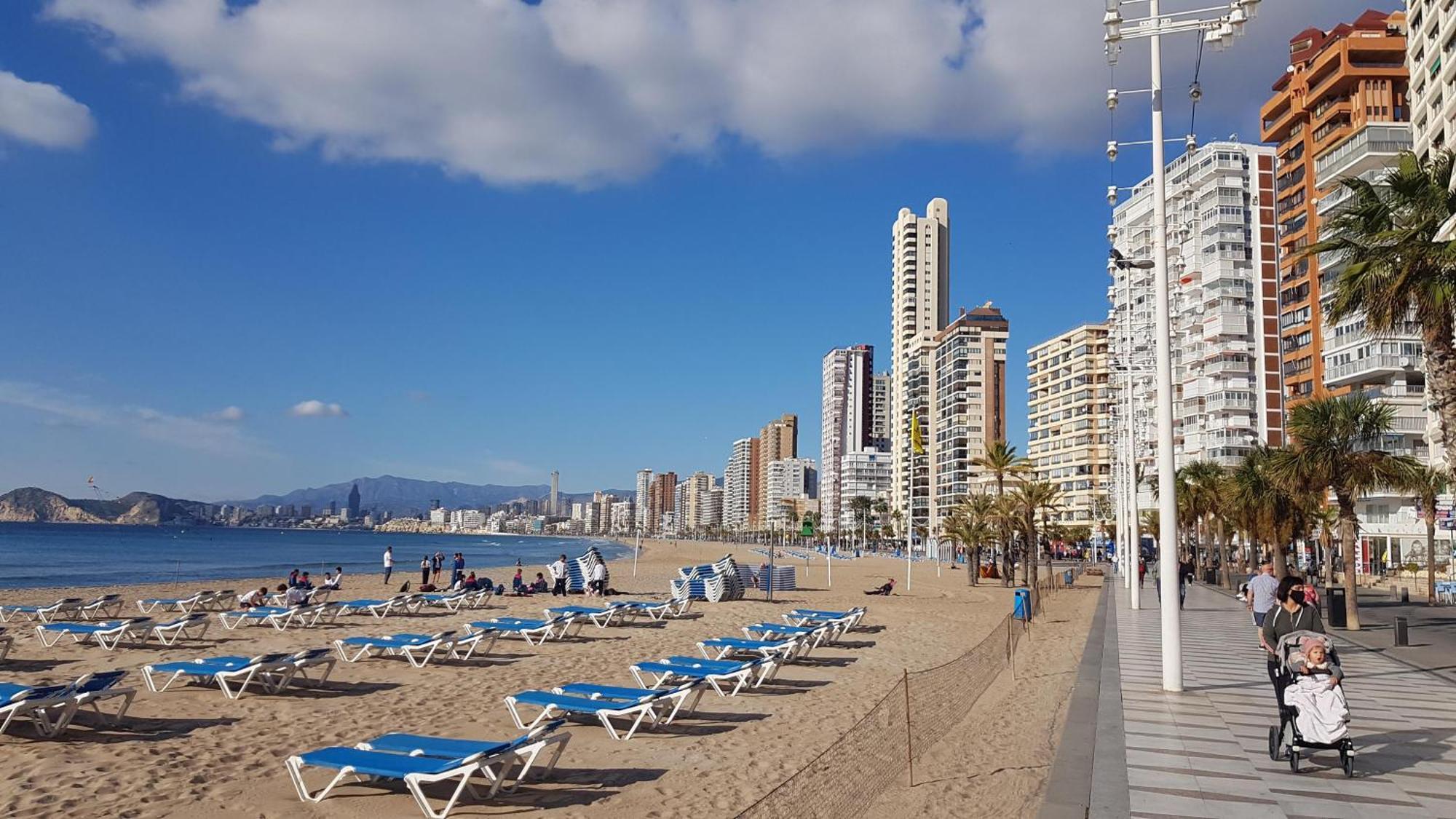 Los Caballos Vip Playa Levante Бенидорм Экстерьер фото